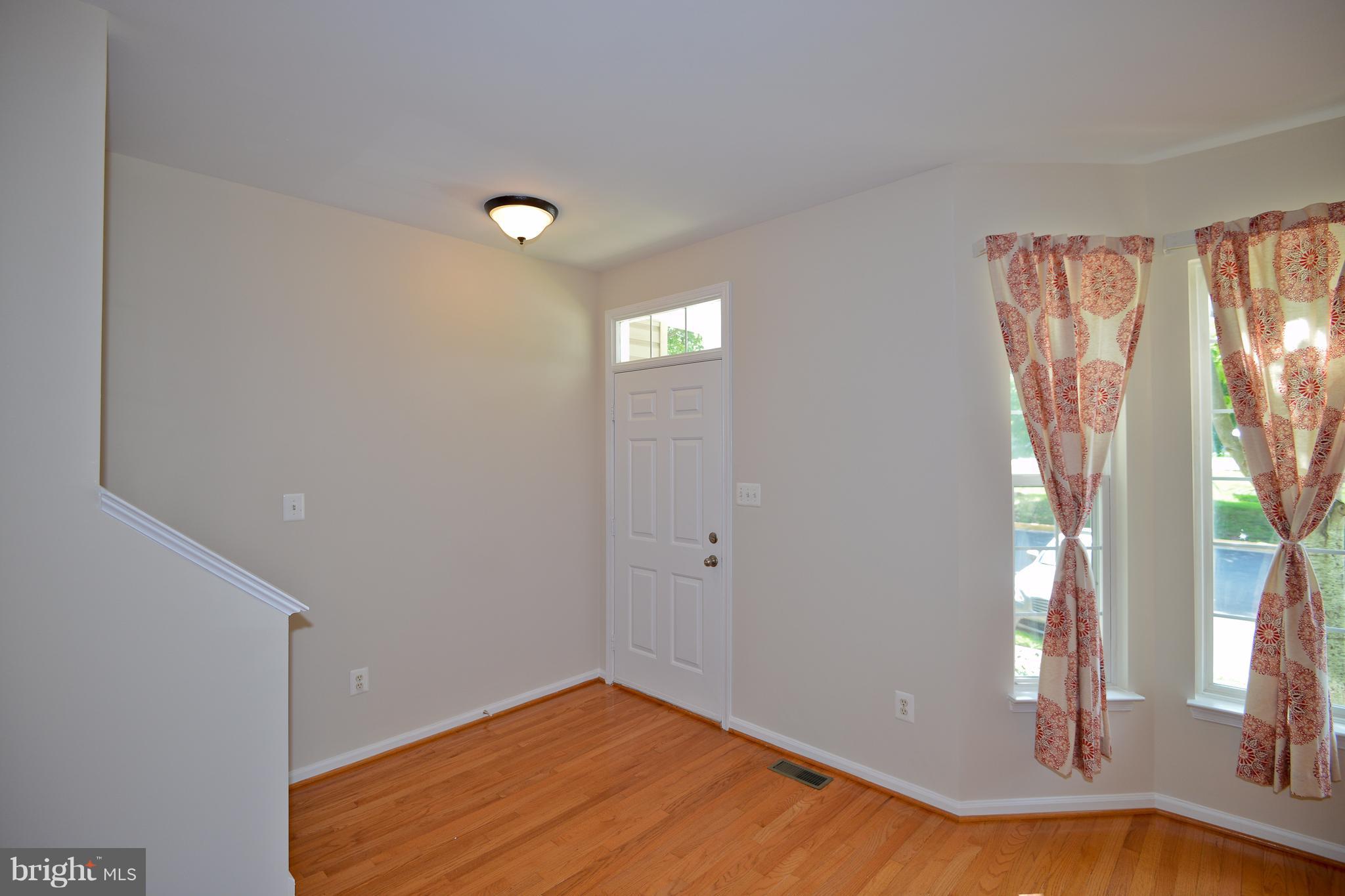6455 McCoy Road Centreville, VA 20121 - Photo 4 of 27 Interior (General)