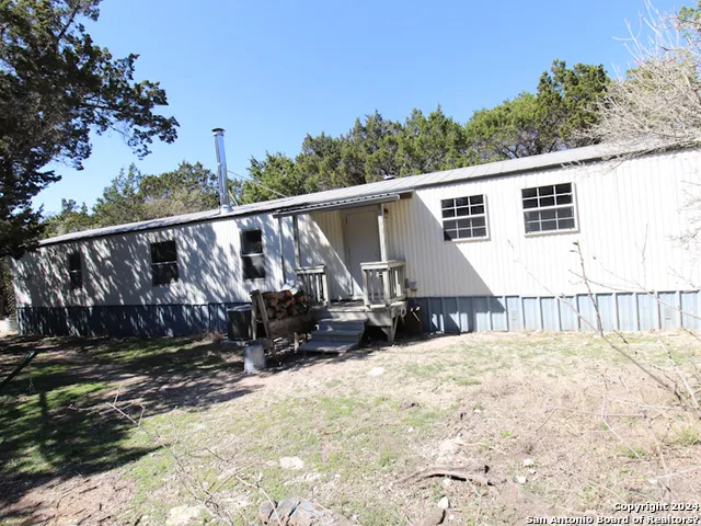 $1,800 | 100 Hunters Lane, Pipe Creek, TX 78063