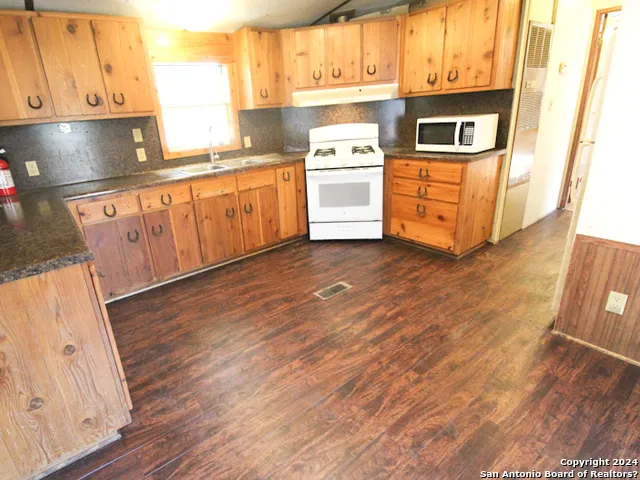 $1,800 | 100 Hunters Lane, Pipe Creek, TX 78063