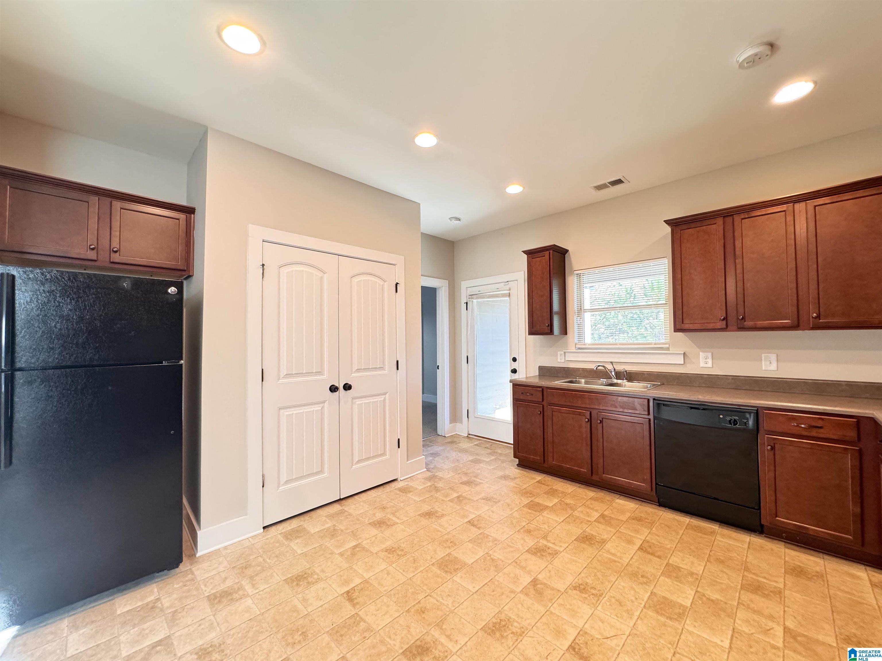 890 Maple Trace Odenville, AL 35120 - Photo 10 of 16