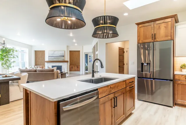 $879,900 | 662 Rania Way West, West Fargo, ND 58078