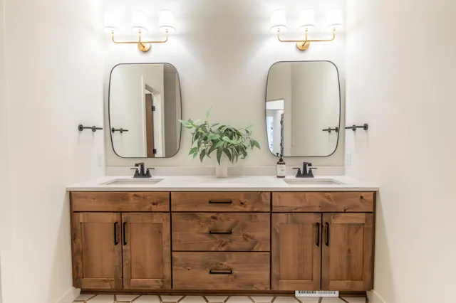 $879,900 | 662 Rania Way West, West Fargo, ND 58078