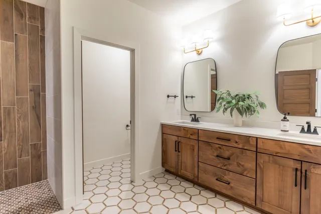 $879,900 | 662 Rania Way West, West Fargo, ND 58078