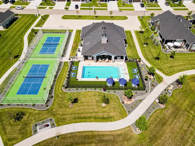 $879,900 | 662 Rania Way West, West Fargo, ND 58078