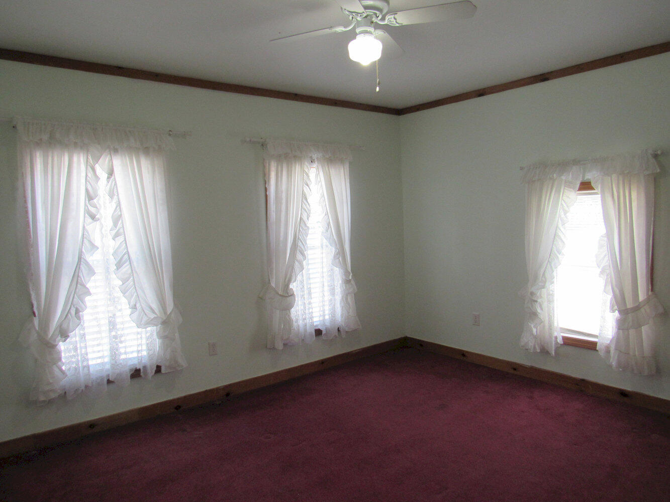 17 North Main Street Solon, ME 04979 - Photo 31 of 47 #31 Bedroom 2_result