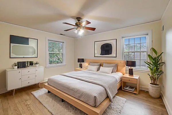 $1,150,000 | 6420 North Navajo Avenue, Chicago, IL 60646
