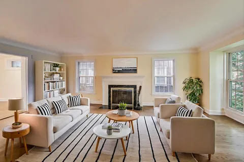 $1,150,000 | 6420 North Navajo Avenue, Chicago, IL 60646