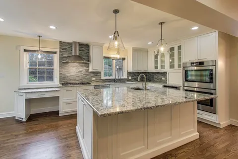 $1,150,000 | 6420 North Navajo Avenue, Chicago, IL 60646