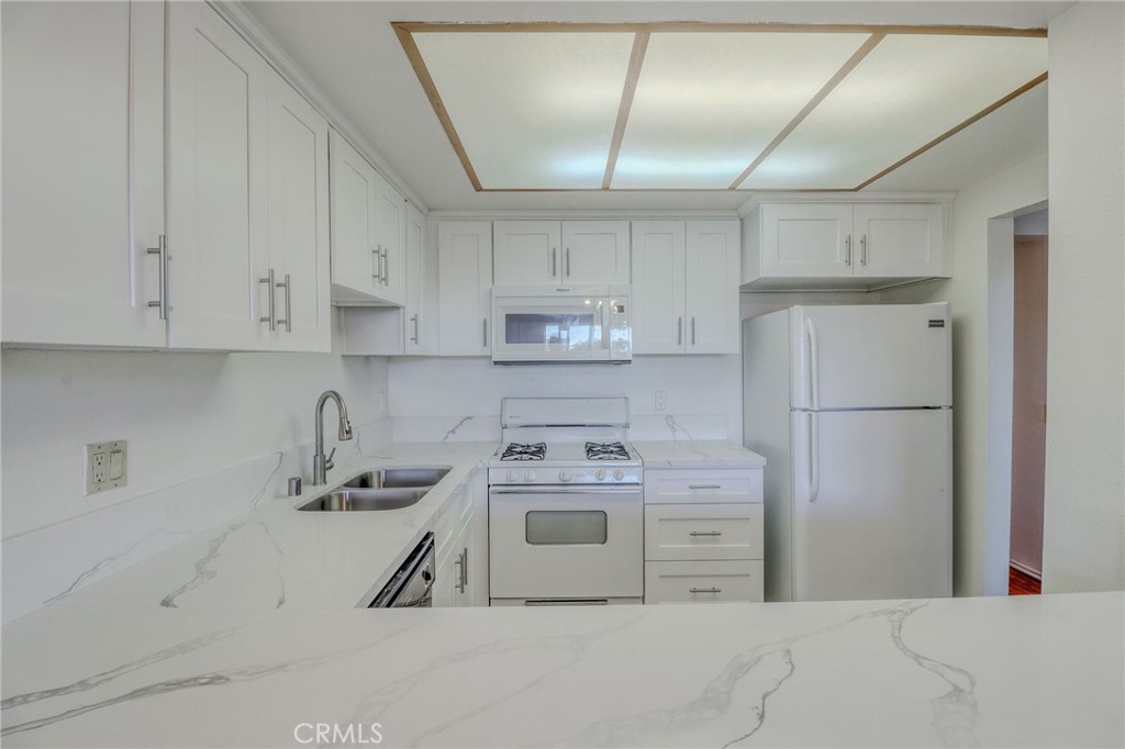 1471 Clemson Way Riverside, CA 92507 - Photo 6 of 31