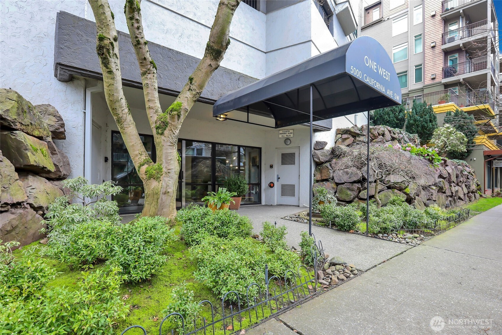 5000 California Avenue Southwest, Unit 406 Seattle, WA 98136 - Photo 1 of 23