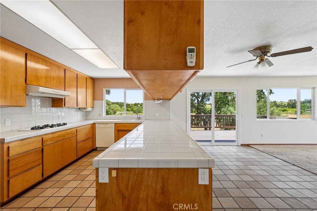 335 Phillips Templeton, CA 93465 - Photo 13 of 35 Kitchen Island