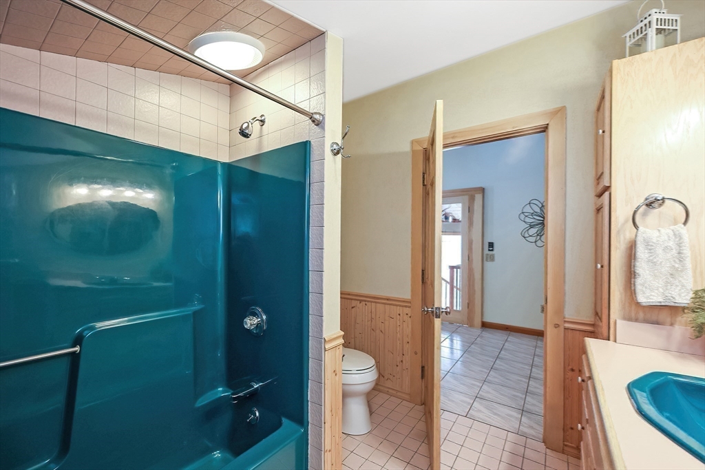 23 Shore Road North Brookfield, MA 01535 - Photo 24 of 42