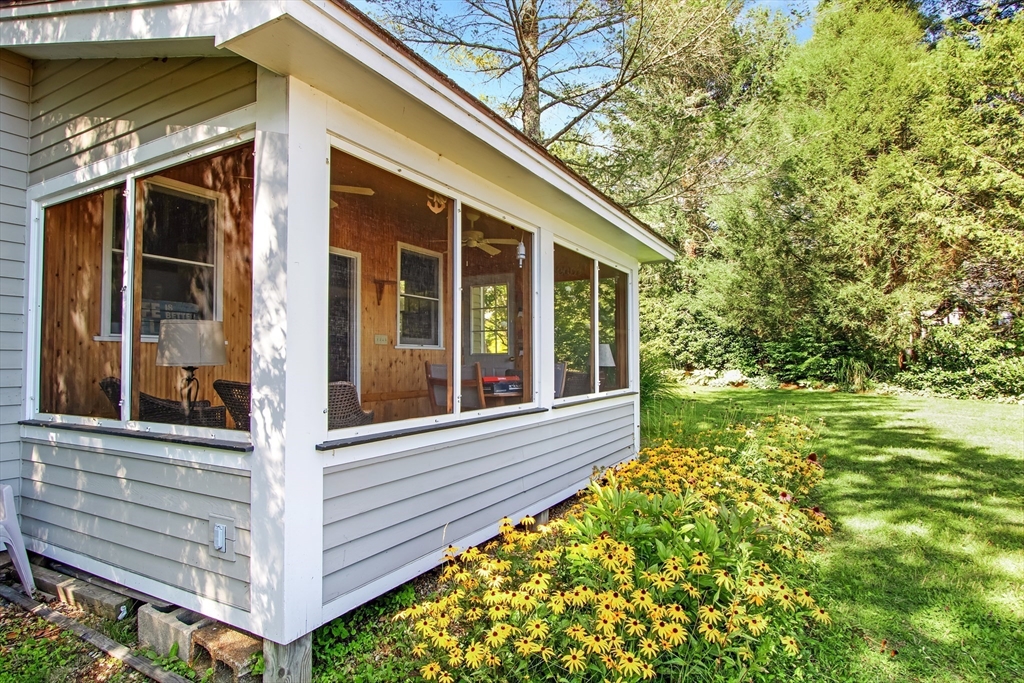 23 Shore Road North Brookfield, MA 01535 - Photo 5 of 42