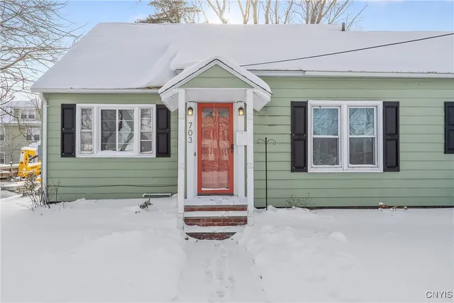 $179,900 | 703 Schuyler Street, Syracuse, NY 13204