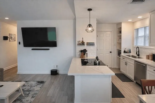 $2,200 | 10907 Sageriver Drive, Houston, TX 77089