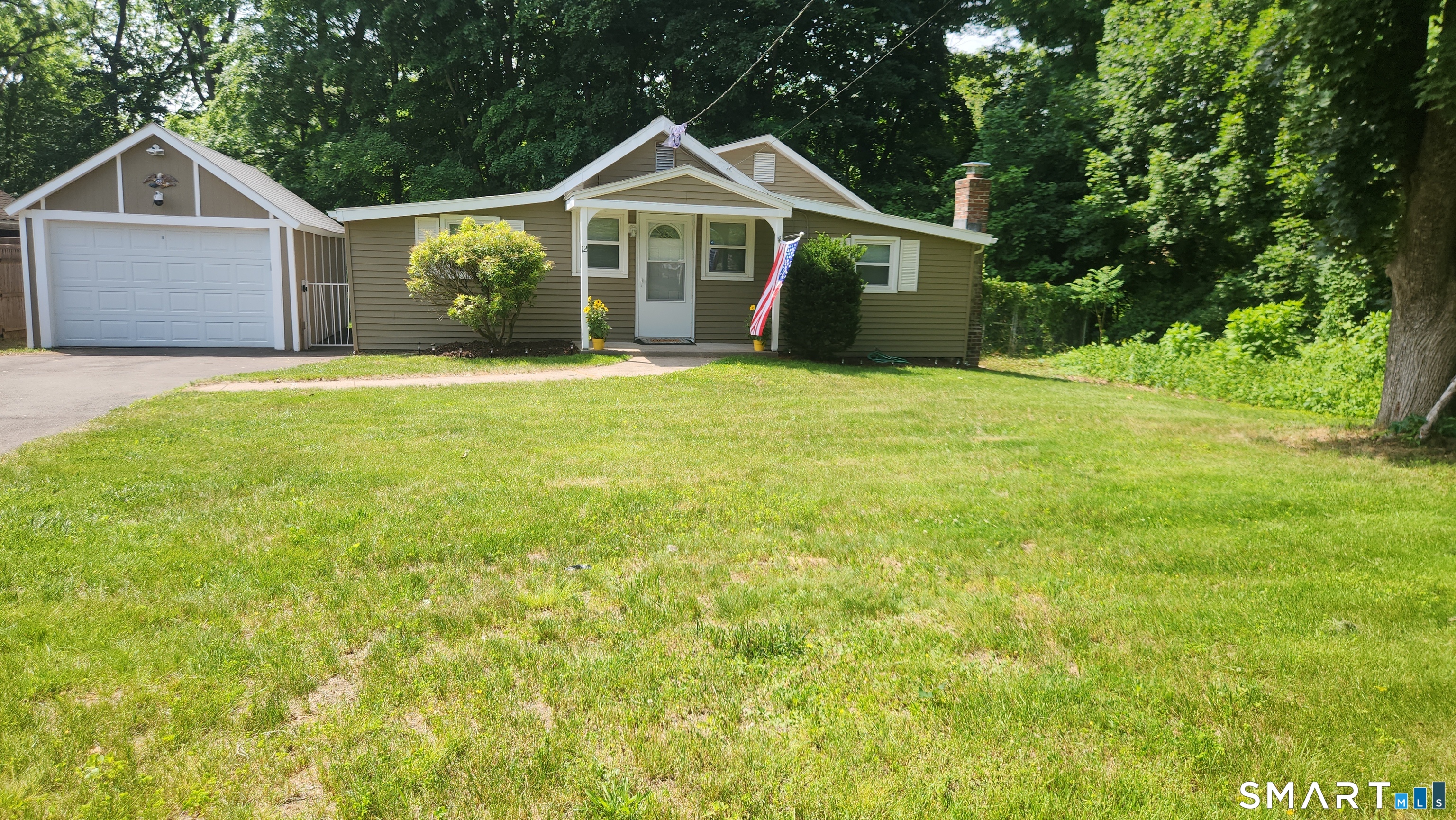 12 Woolam Road East Windsor, CT 06088 - Photo 2 of 30
