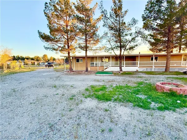 $1,600 | 1480 West Irons Street, Pahrump, NV 89048