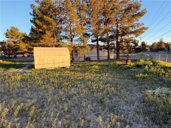 $1,600 | 1480 West Irons Street, Pahrump, NV 89048