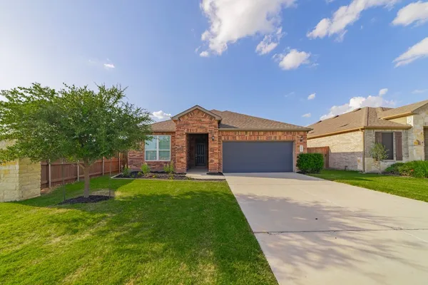 $2,300 | 134 Thistle Trail, Marble Falls, TX 78654
