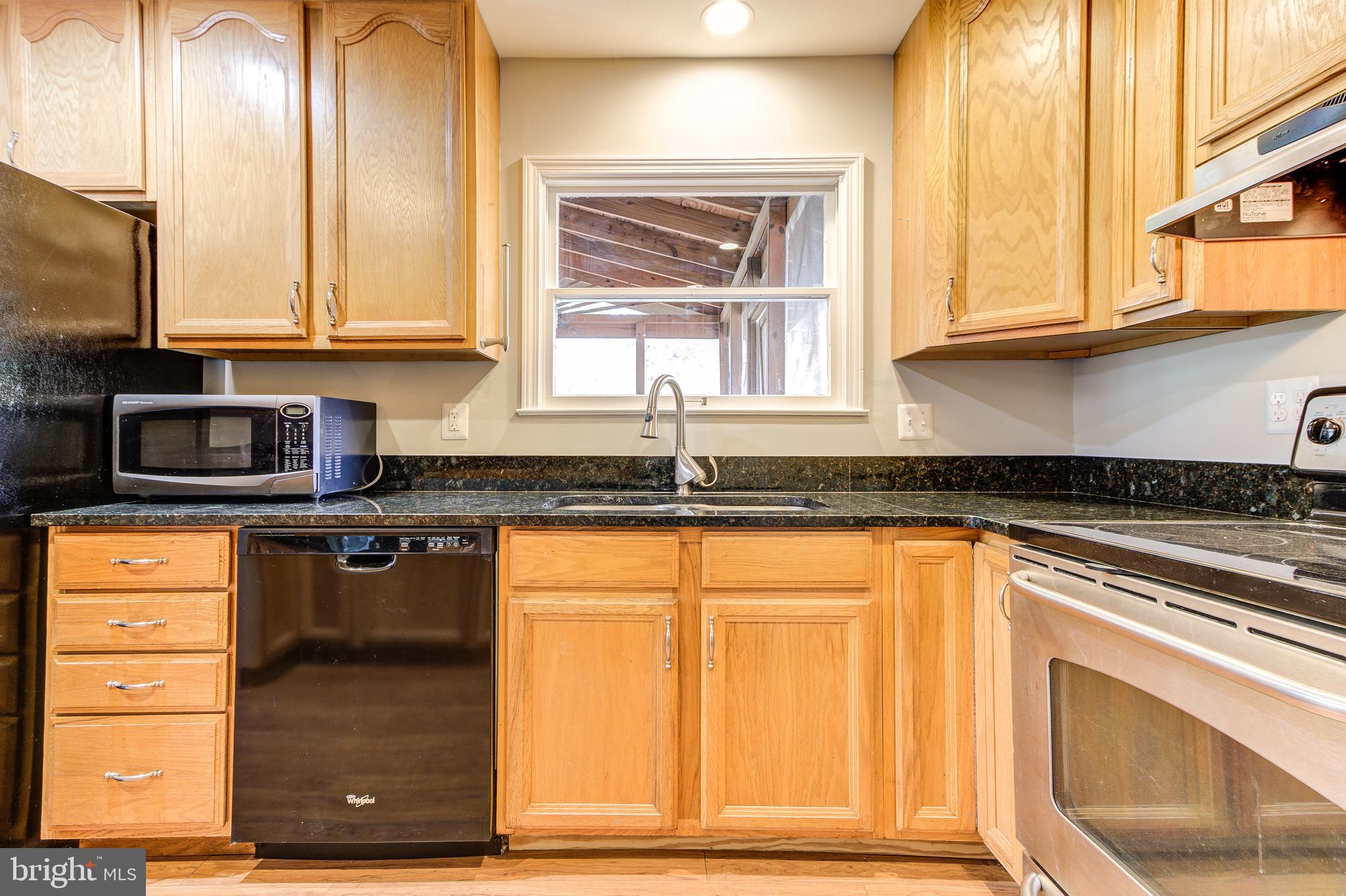 512 West Nettle Tree Road Sterling, VA 20164 - Photo 12 of 31 Gallery Image 12