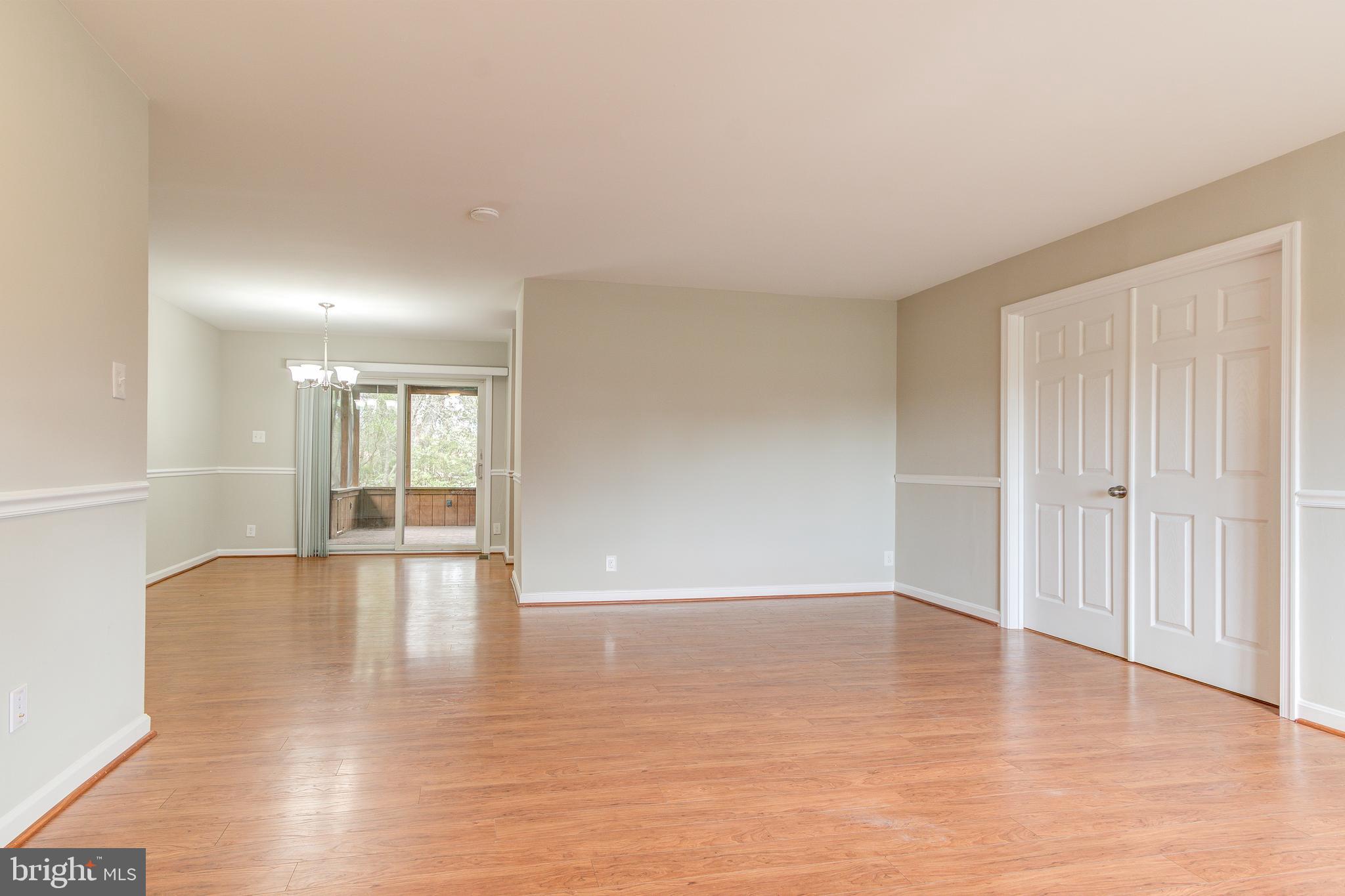 512 West Nettle Tree Road Sterling, VA 20164 - Photo 3 of 31 Gallery Image 3