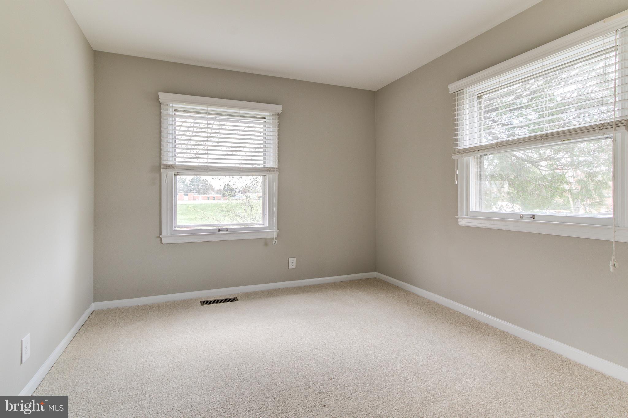 512 West Nettle Tree Road Sterling, VA 20164 - Photo 21 of 31 Gallery Image 21