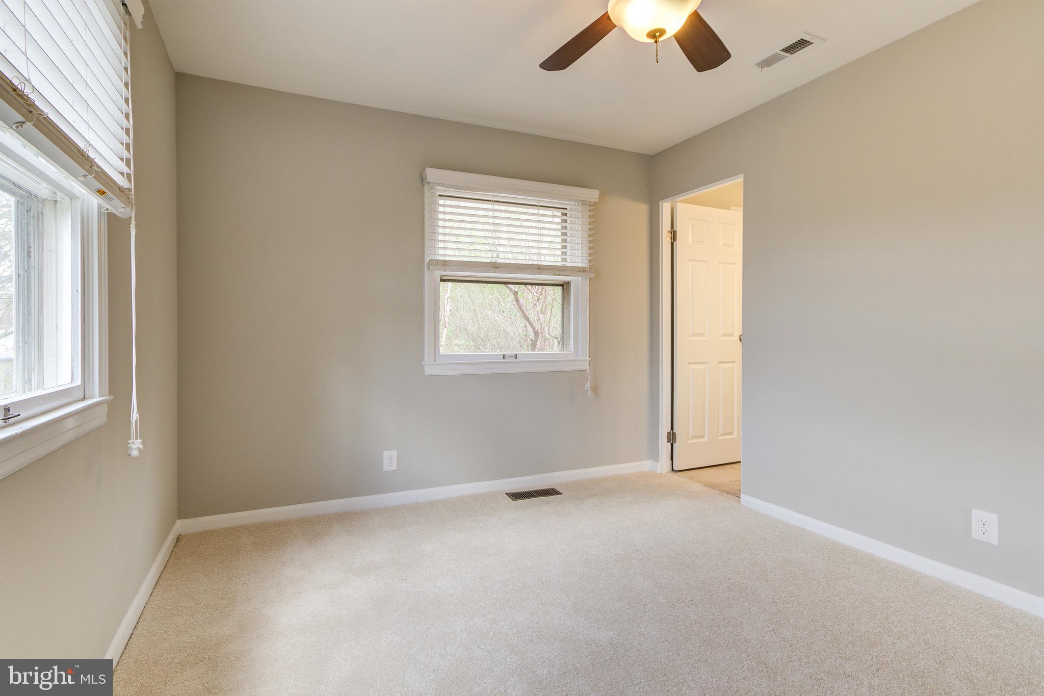 512 West Nettle Tree Road Sterling, VA 20164 - Photo 22 of 31 Gallery Image 22