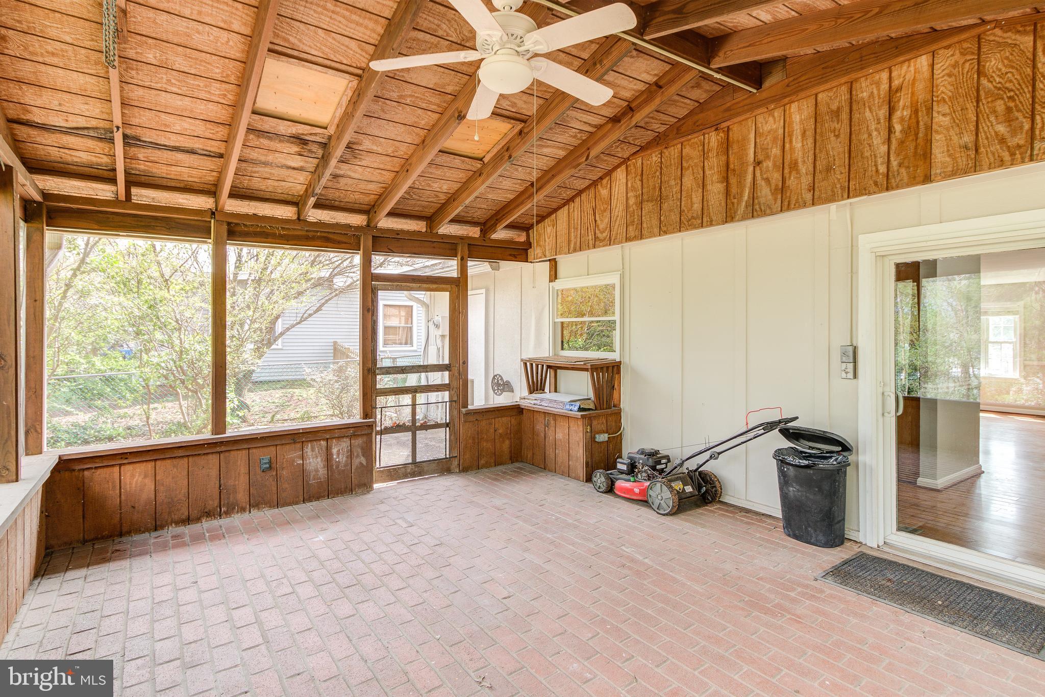 512 West Nettle Tree Road Sterling, VA 20164 - Photo 26 of 31 Gallery Image 26
