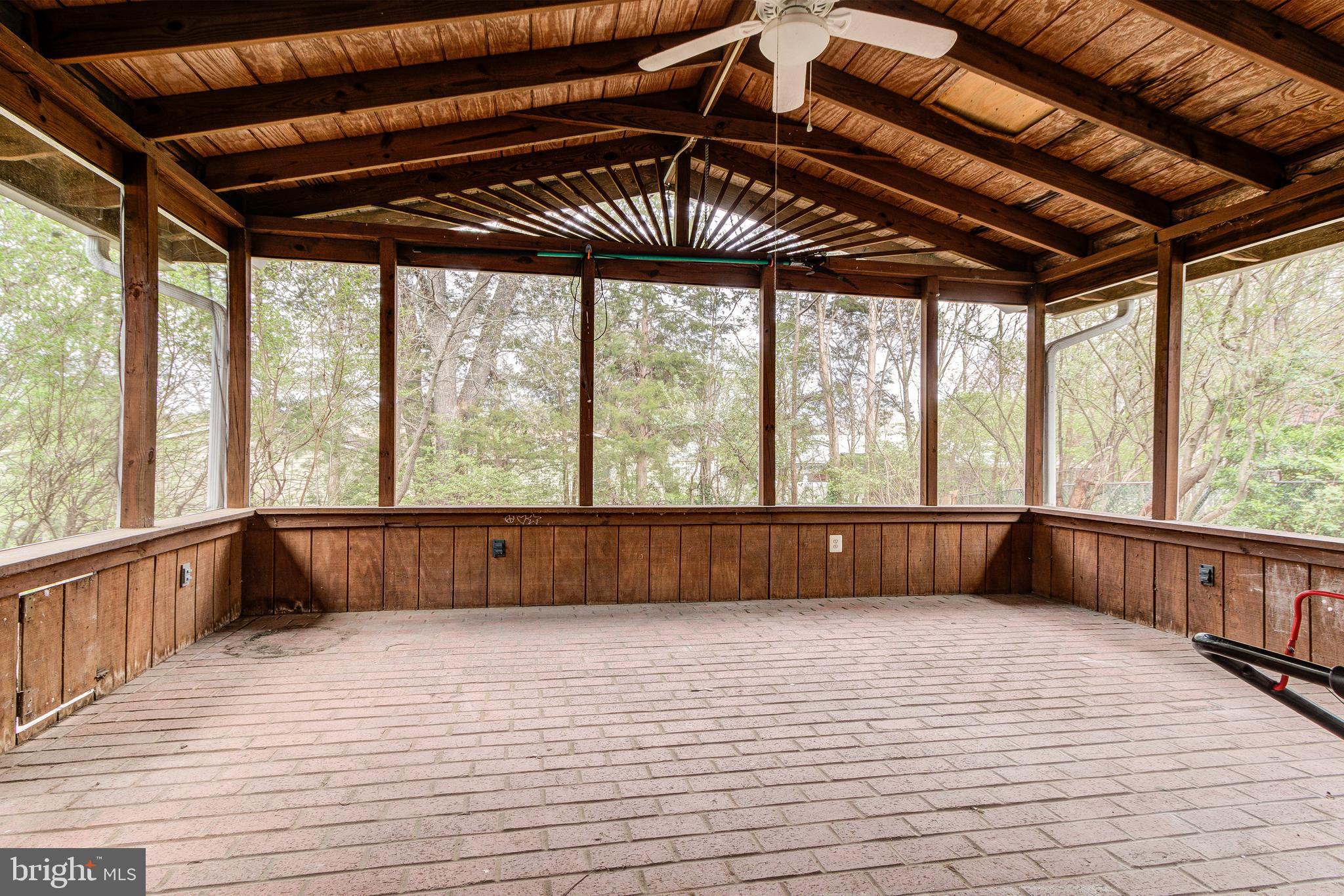 512 West Nettle Tree Road Sterling, VA 20164 - Photo 27 of 31 Gallery Image 27