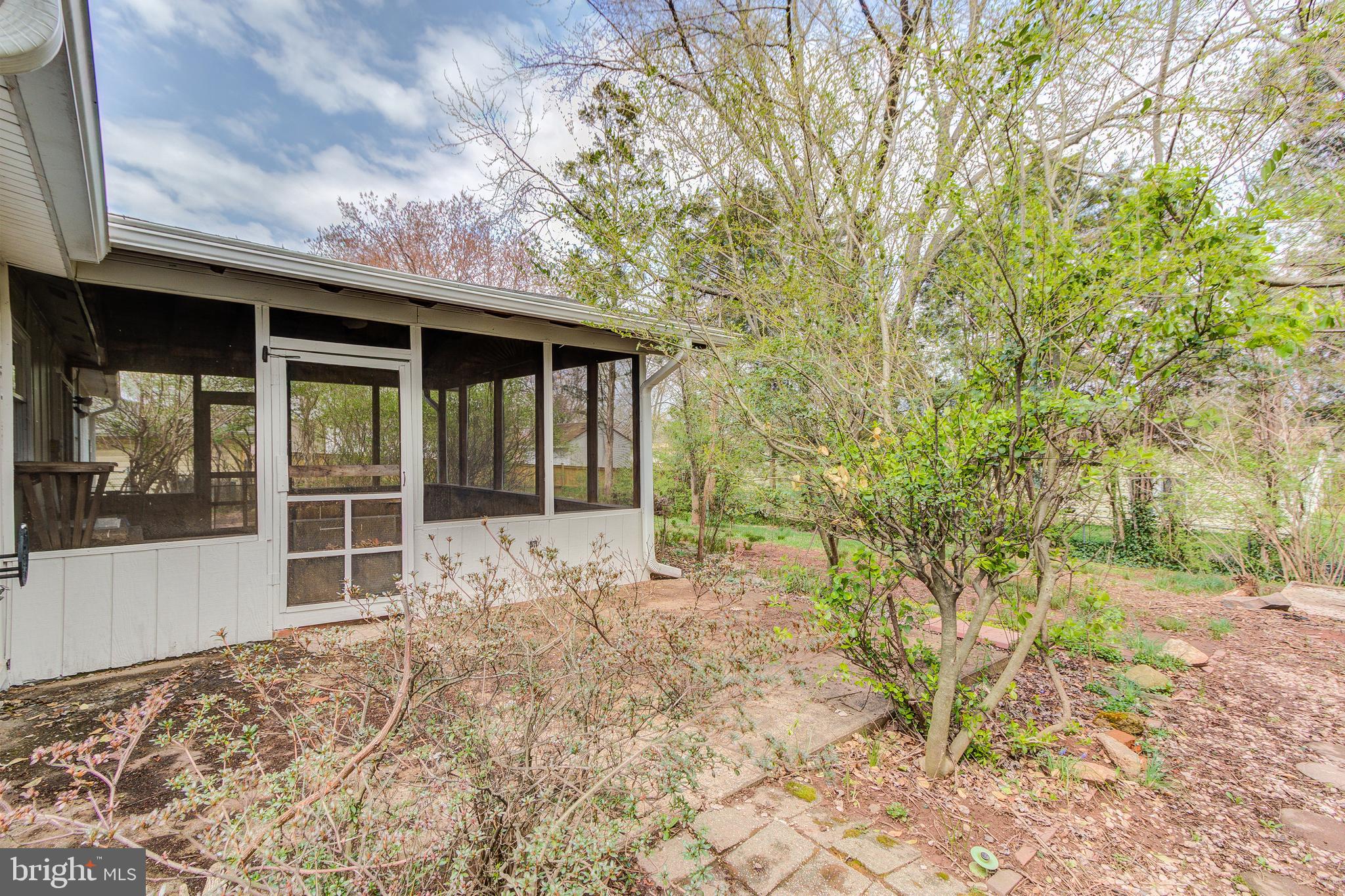 512 West Nettle Tree Road Sterling, VA 20164 - Photo 28 of 31 Gallery Image 28