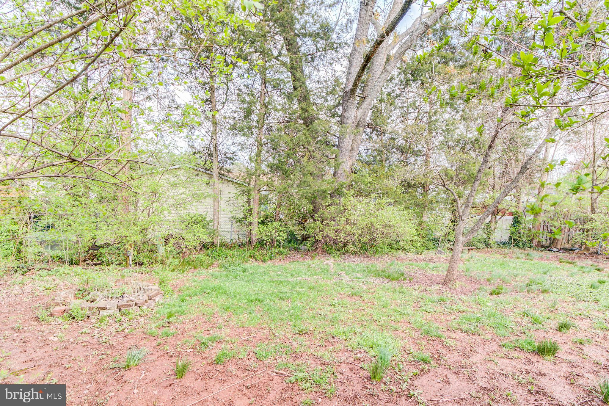512 West Nettle Tree Road Sterling, VA 20164 - Photo 4 of 31 Gallery Image 4