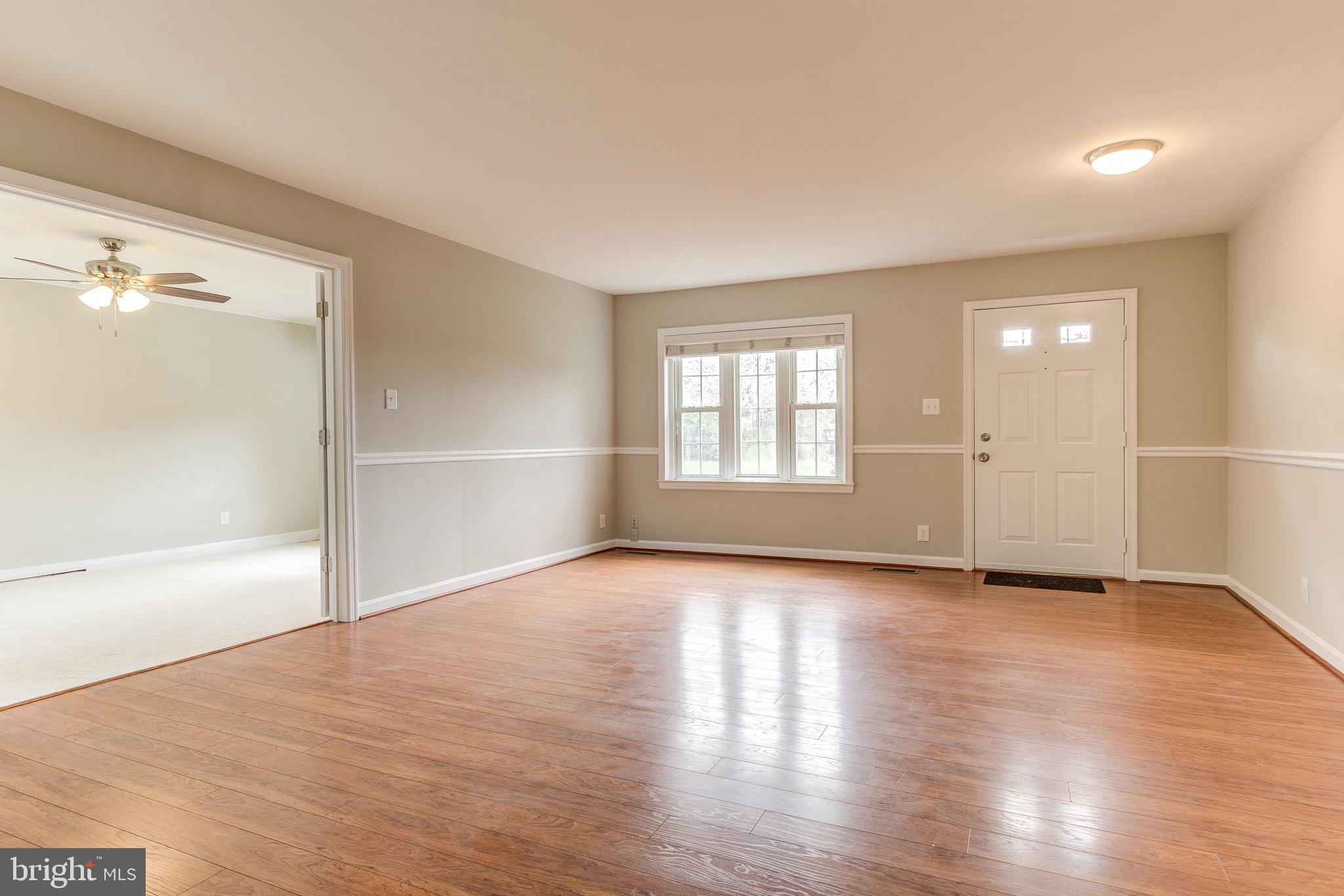 512 West Nettle Tree Road Sterling, VA 20164 - Photo 6 of 31 Gallery Image 6
