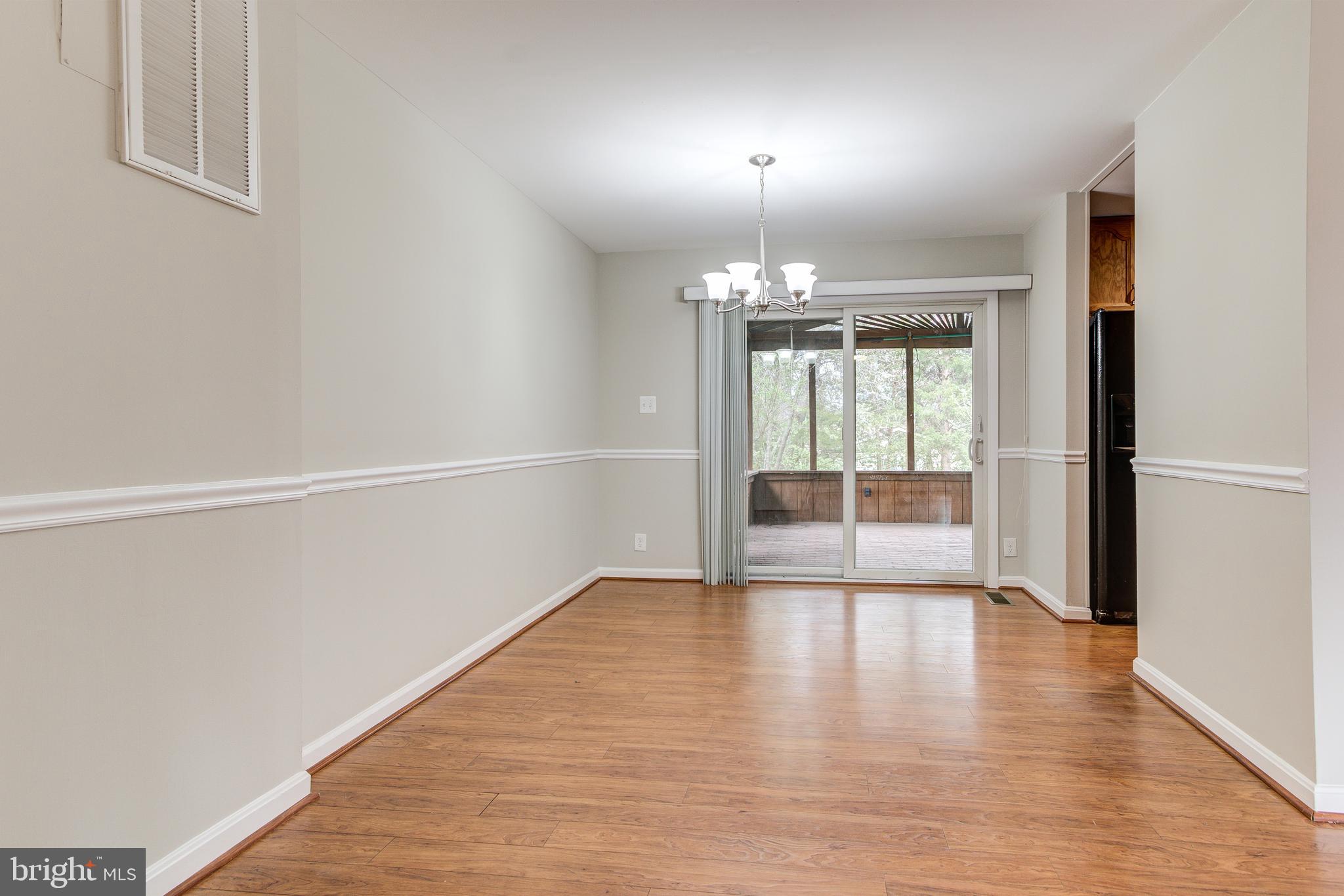 512 West Nettle Tree Road Sterling, VA 20164 - Photo 8 of 31 Gallery Image 8