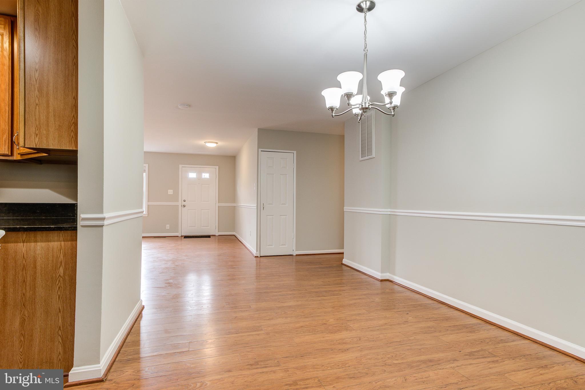 512 West Nettle Tree Road Sterling, VA 20164 - Photo 9 of 31 Gallery Image 9