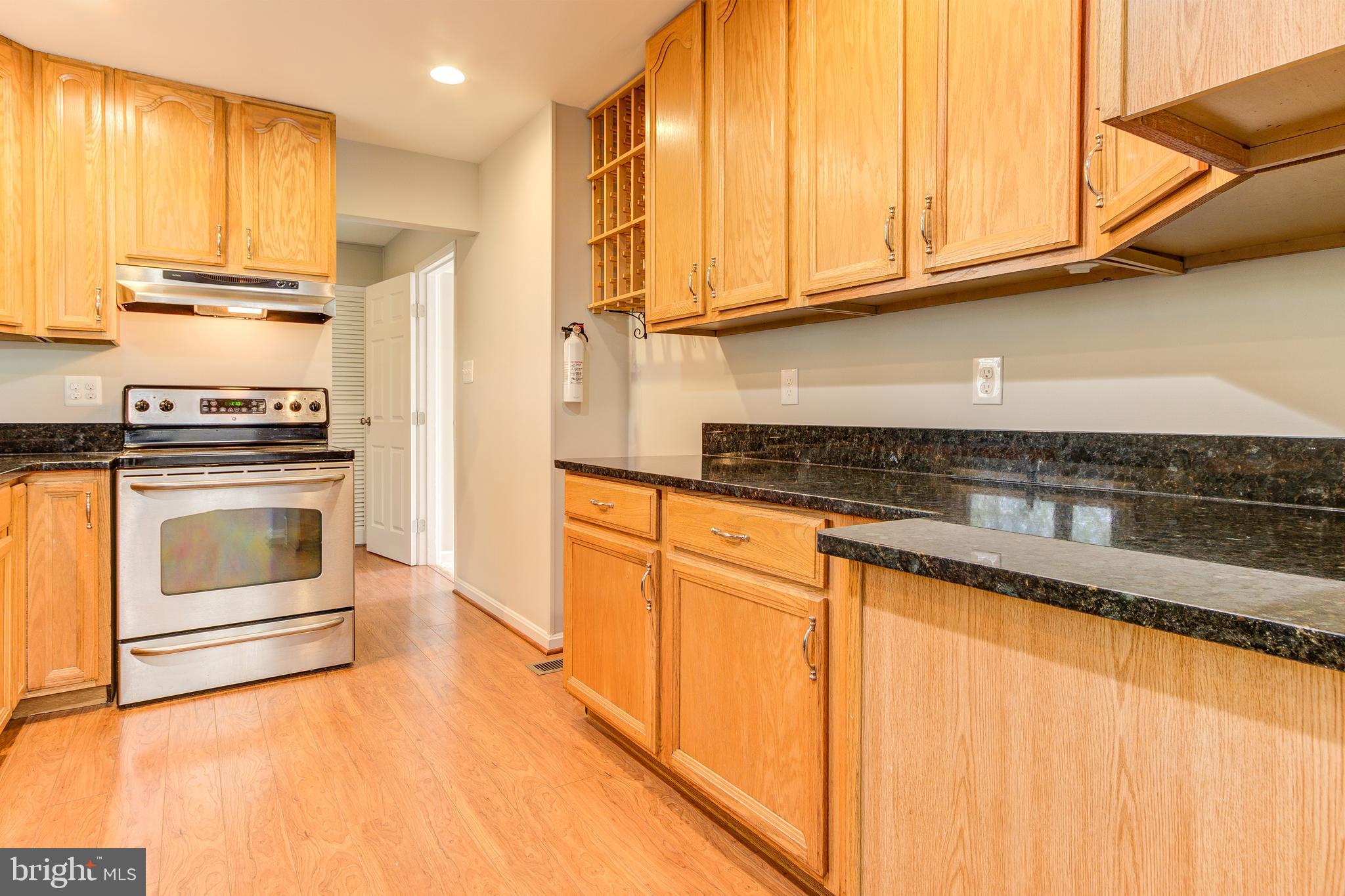512 West Nettle Tree Road Sterling, VA 20164 - Photo 10 of 31 Gallery Image 10