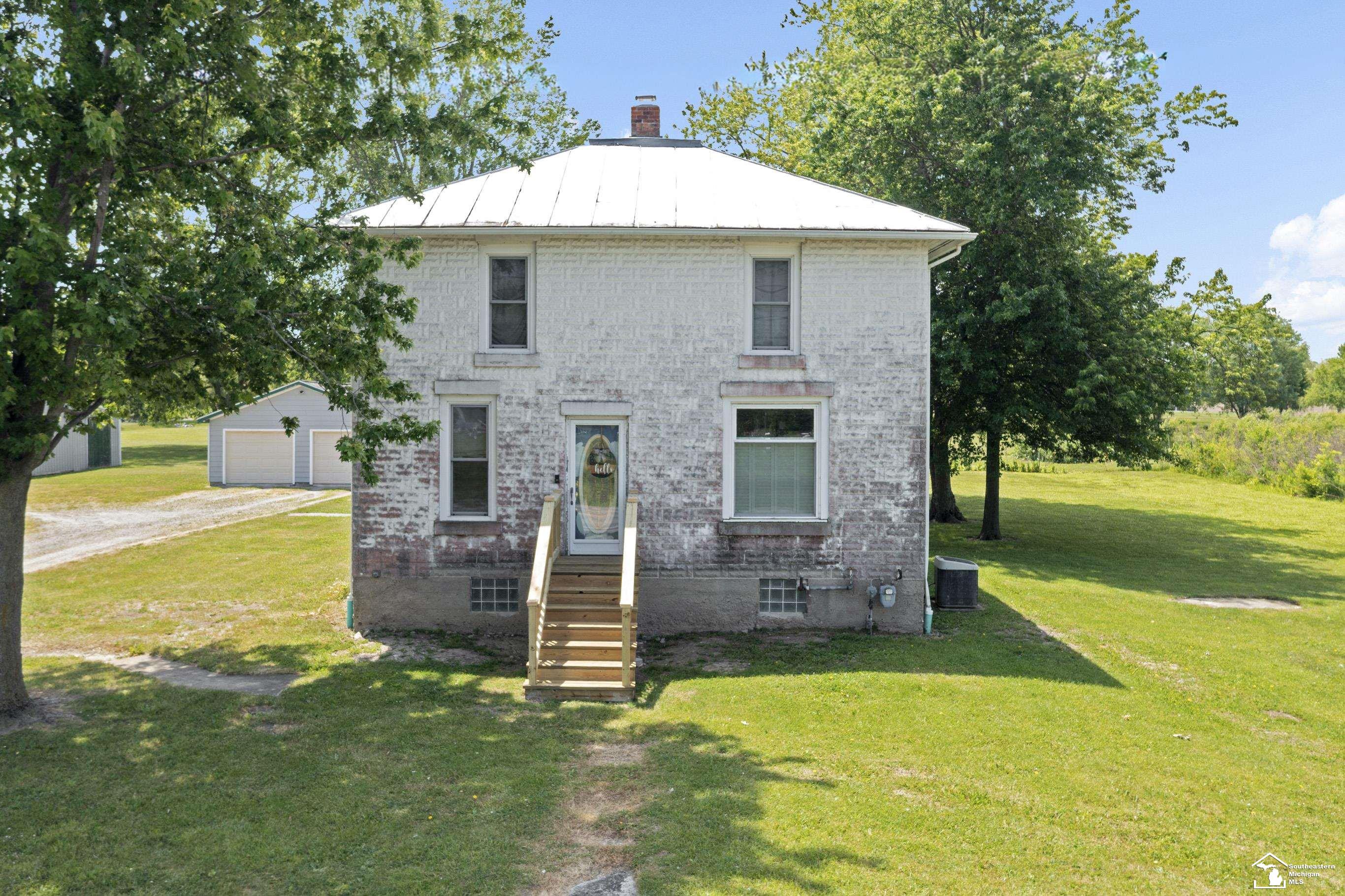 2808 Carleton Rockwood Road Carleton, MI 48117 - Photo 1 of 62