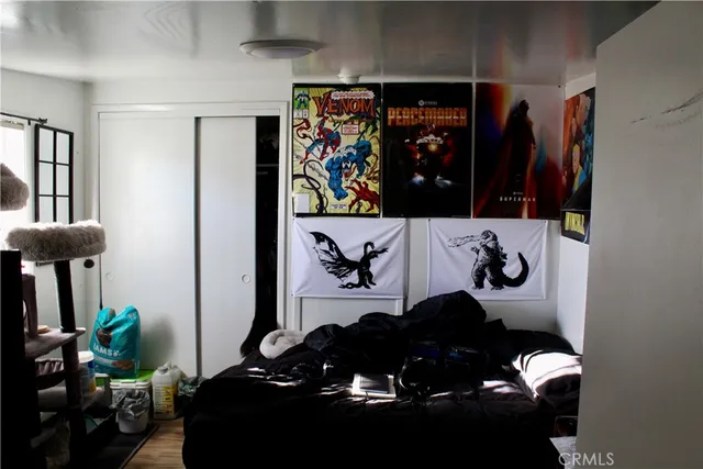 a picture of a living room with furniture