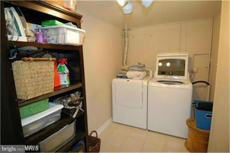 408 Adahi Road Southeast Vienna, VA 22180 - Photo 14 of 30 Interior (General)