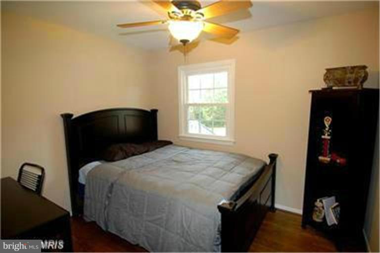 408 Adahi Road Southeast Vienna, VA 22180 - Photo 22 of 30 Bedroom