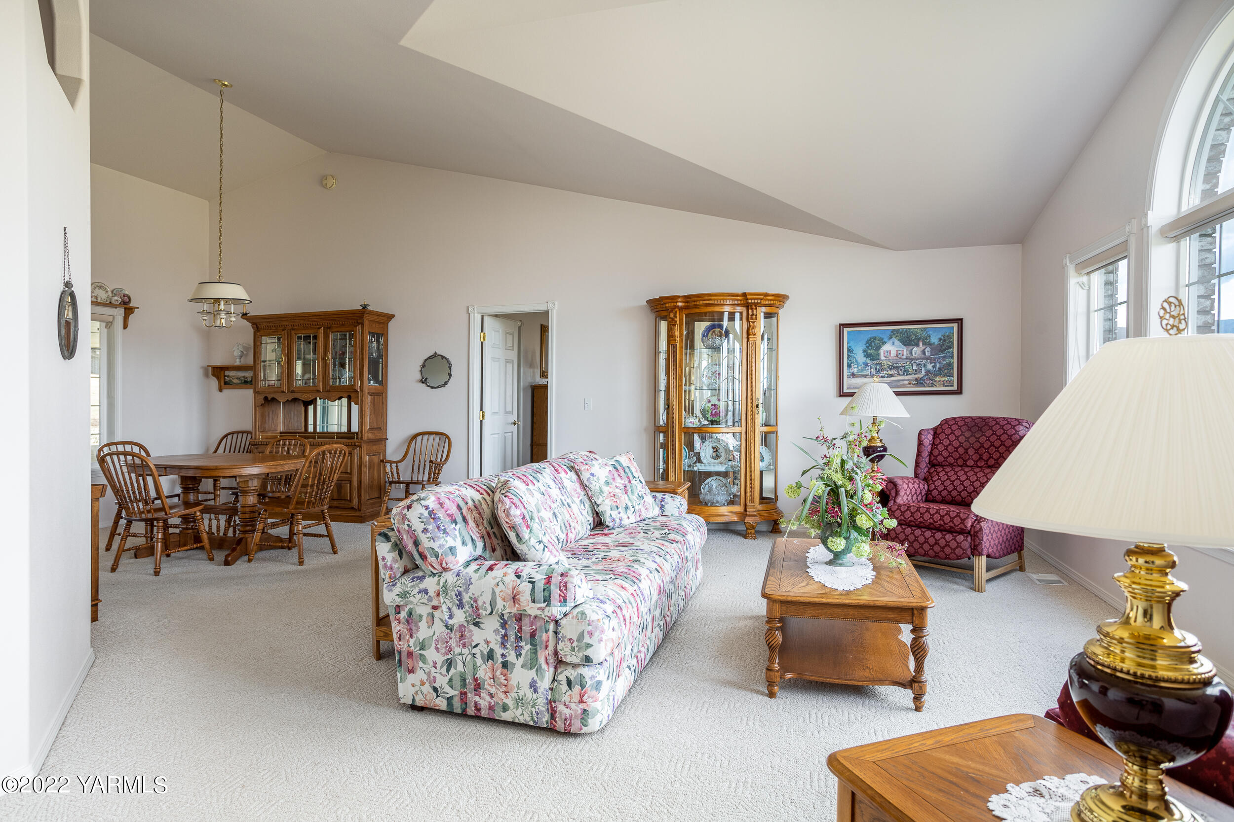 200 Nash Road Tieton, WA 98947 - Photo 6 of 29 a living room with furniture kitchen view and a window