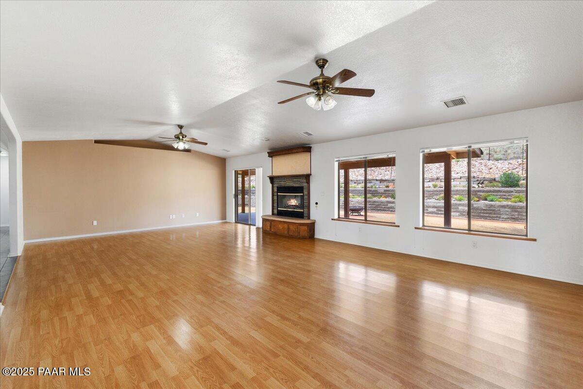 20775 North Hackamore Lane Paulden, AZ 86334 - Photo 7 of 26 06-Living Room