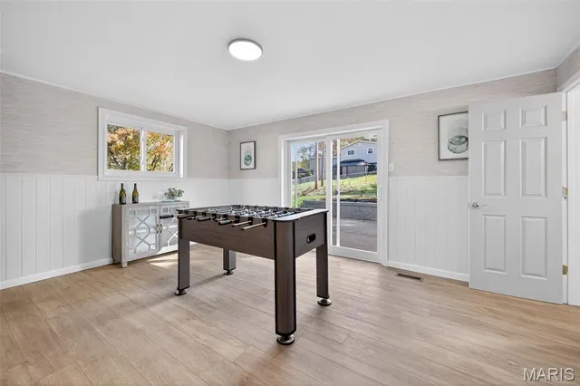 $379,900 | 8 Village Drive, St. Louis, MO 63146