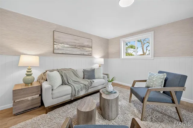 $379,900 | 8 Village Drive, St. Louis, MO 63146