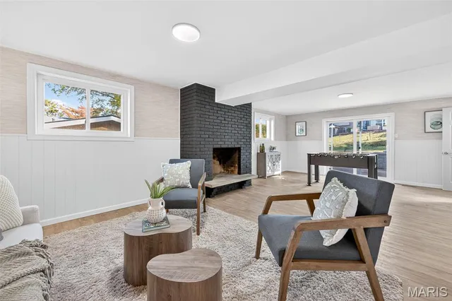 $379,900 | 8 Village Drive, St. Louis, MO 63146