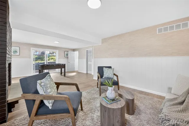 $379,900 | 8 Village Drive, St. Louis, MO 63146