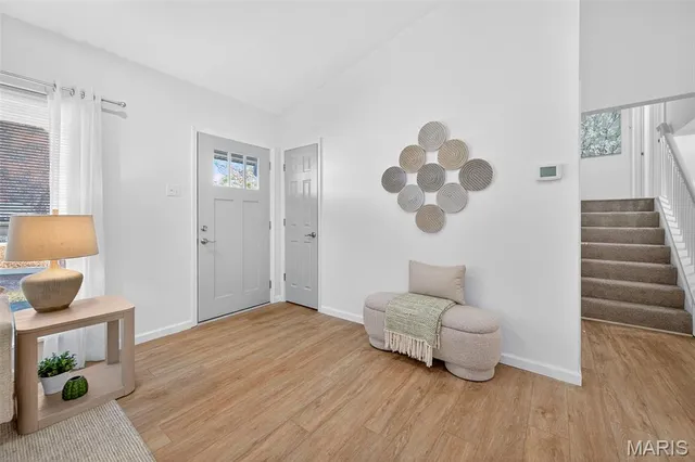 $379,900 | 8 Village Drive, St. Louis, MO 63146