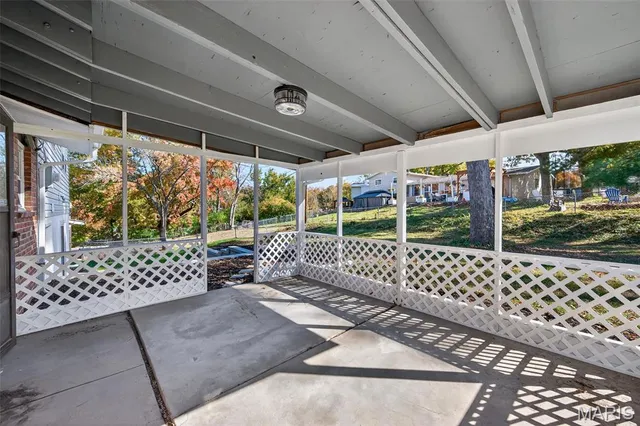 $379,900 | 8 Village Drive, St. Louis, MO 63146