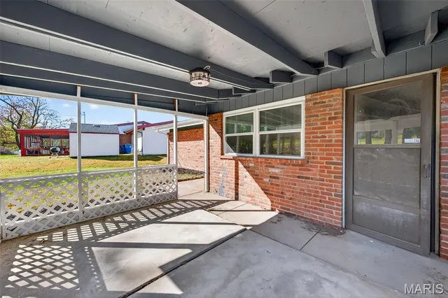 $379,900 | 8 Village Drive, St. Louis, MO 63146