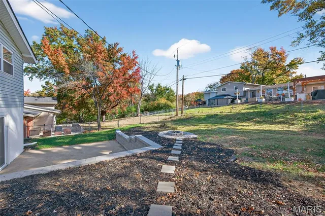 $379,900 | 8 Village Drive, St. Louis, MO 63146