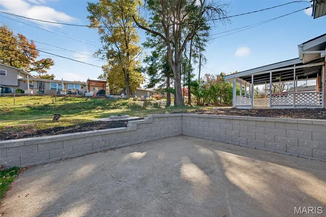 $379,900 | 8 Village Drive, St. Louis, MO 63146